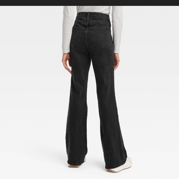 NWT Universal Thread High Rise Flare Jeans size 8 - Picture 2 of 8